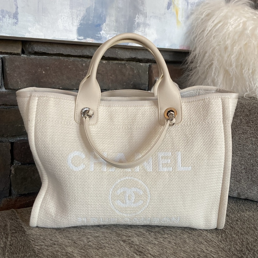 CHANEL Deauville Shopping Bag Tote White Boucle Silver Hardware - Picture 3 of 16